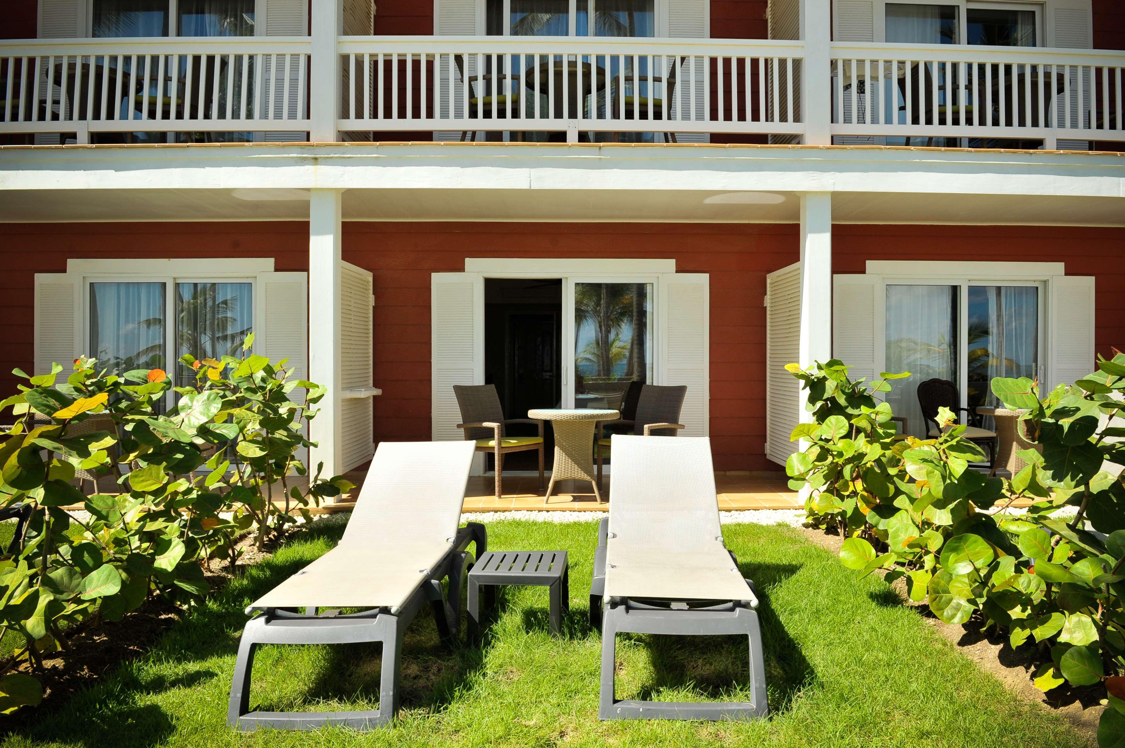Barcelo Bavaro Beach (Adults Only) Punta Cana Exterior foto A room at the Iberostar Grand Hotel Bávaro