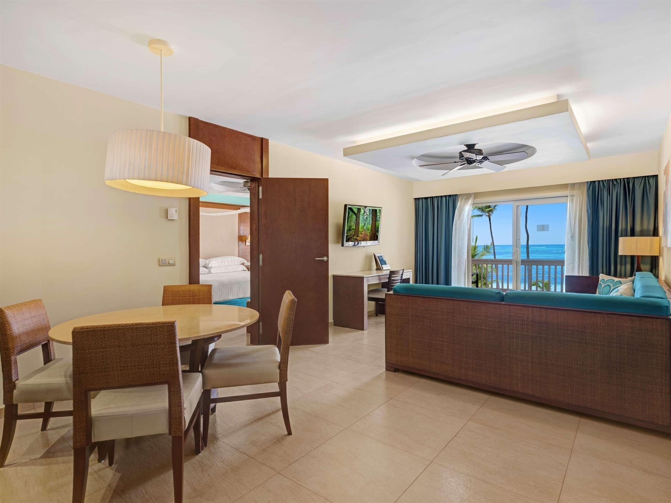 Barcelo Bavaro Beach (Adults Only) Punta Cana Exterior foto Suite at Hilton La Romana