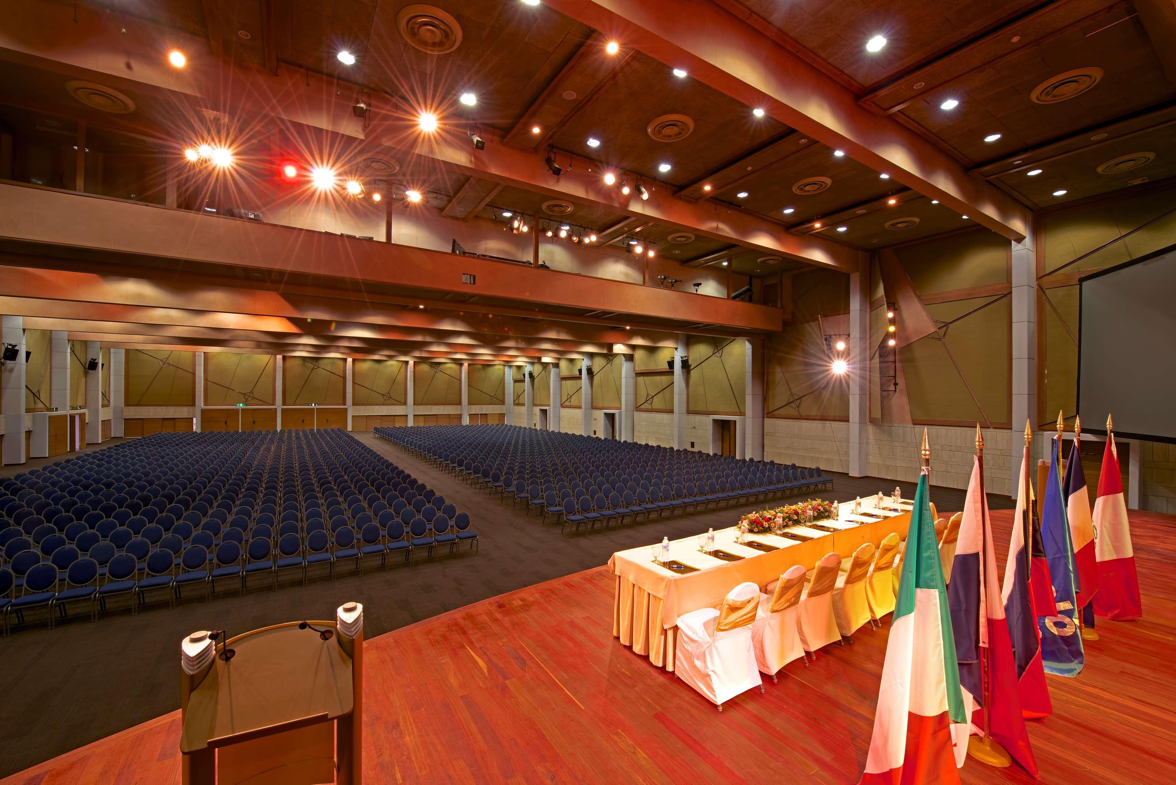 Barcelo Bavaro Beach (Adults Only) Punta Cana Exterior foto The main conference hall
