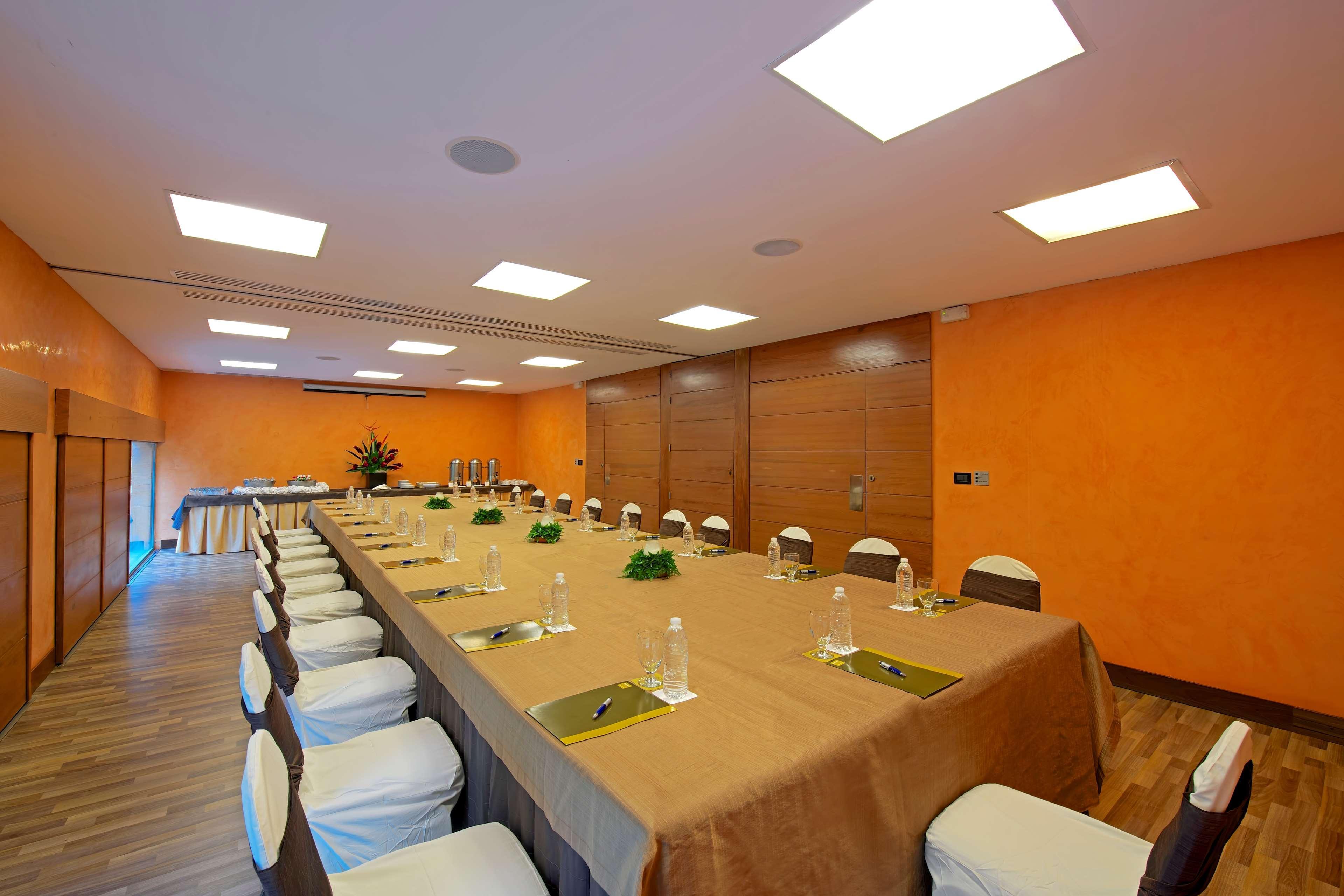 Barcelo Bavaro Beach (Adults Only) Punta Cana Exterior foto Meeting room