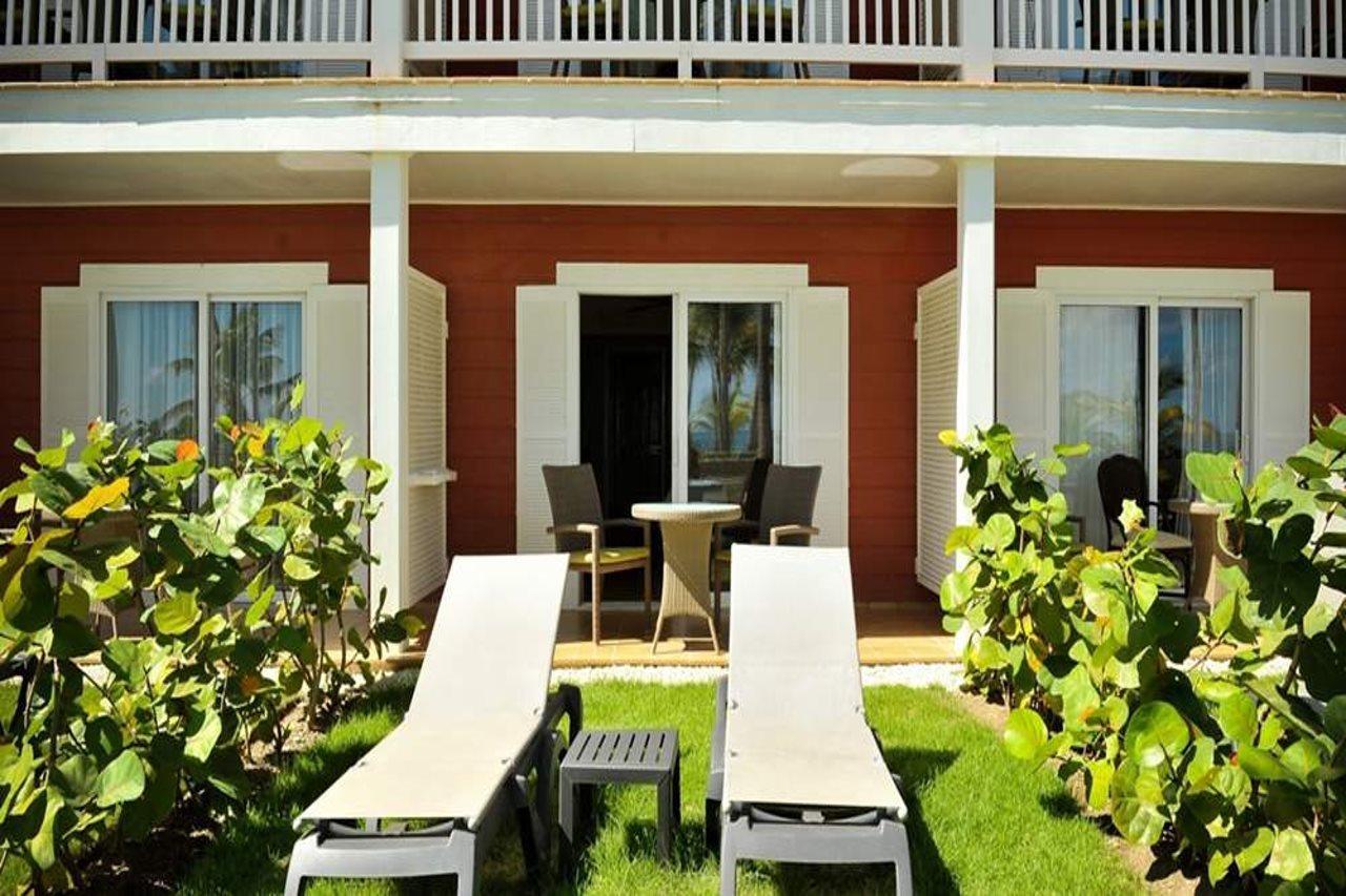 Barcelo Bavaro Beach (Adults Only) Punta Cana Exterior foto A room at the Iberostar Grand Hotel Bávaro