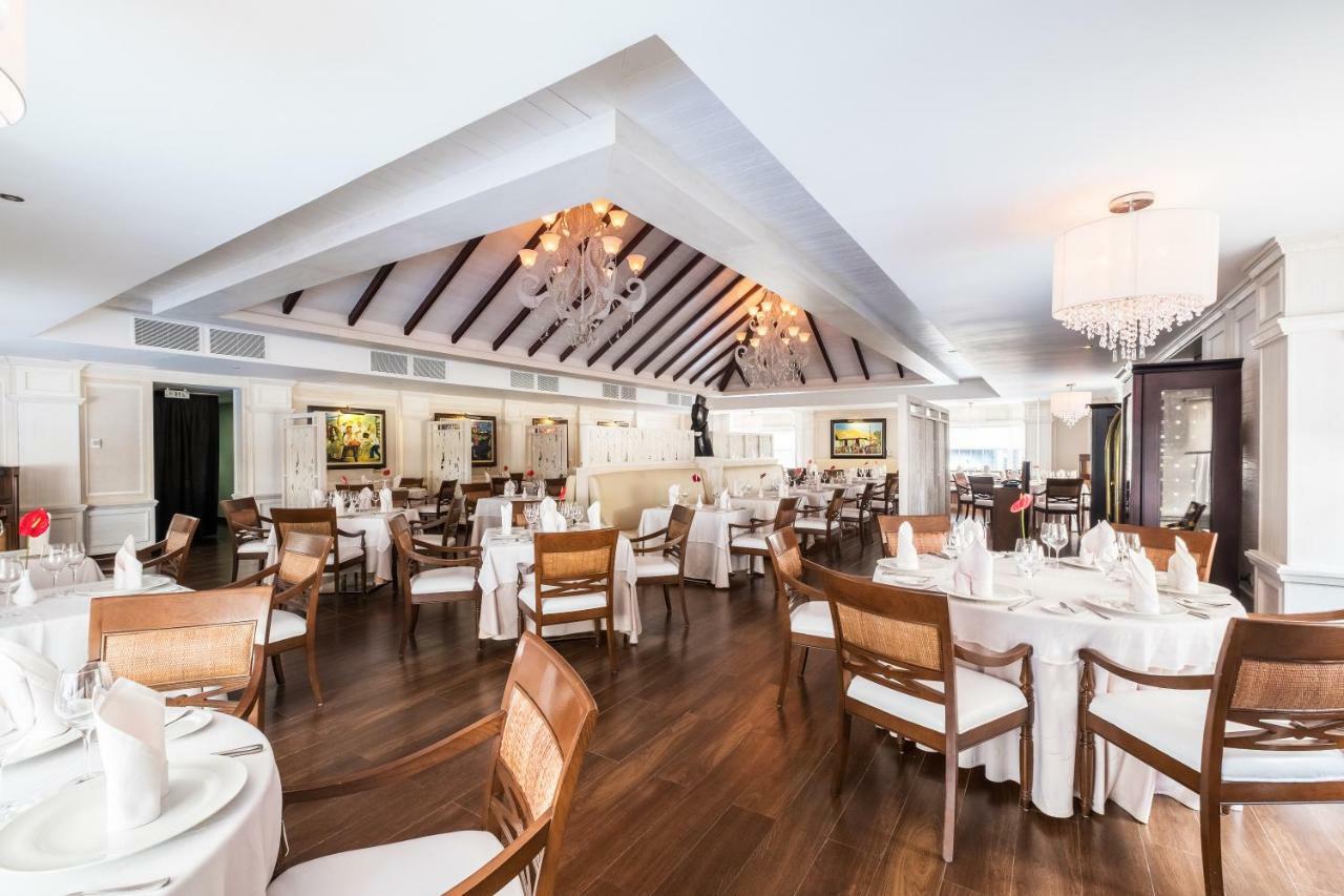 Barcelo Bavaro Beach (Adults Only) Punta Cana Exterior foto The restaurant